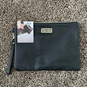 Itzy Ritzy Boss Changing Clutch